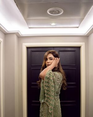 Humaima Malick Instagram - I’m the talk of Angels 💋 @sairashakira @tahira_makeup_art @haiyab
