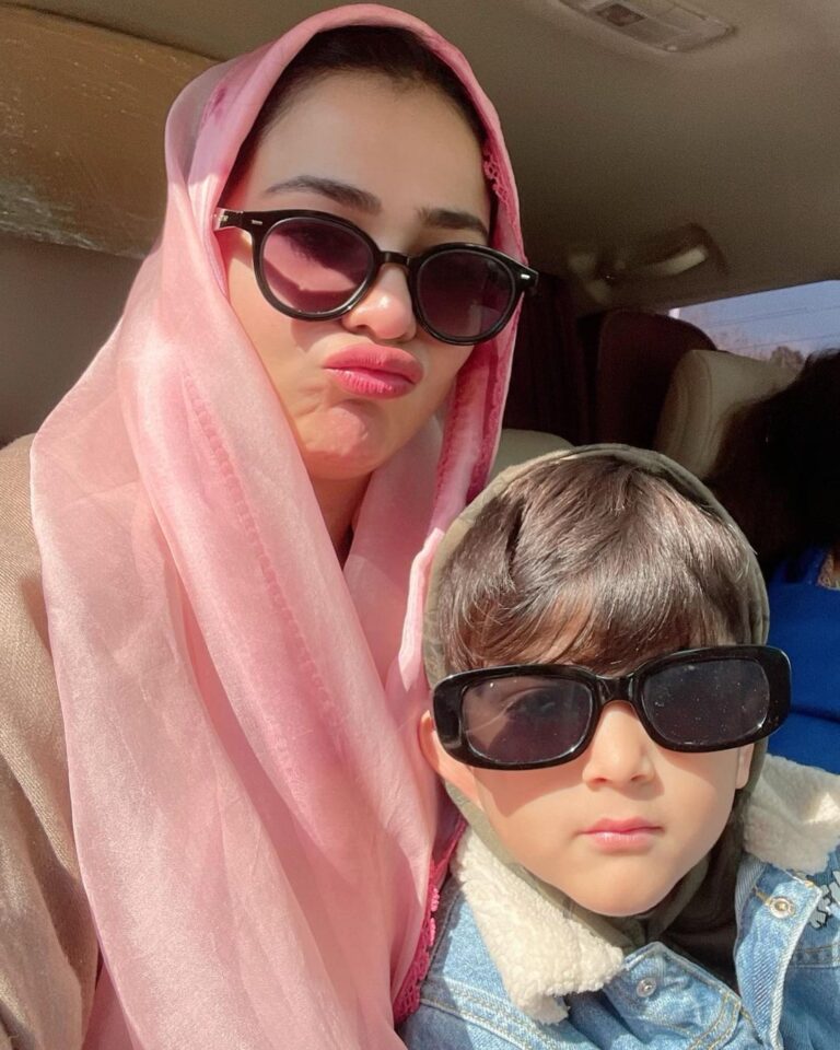 Humaima Malick Instagram - This little man have got my heart in him ❤️…. Let me write this for you so you can read it always and know this …. That no one else absolutely no one else can make me as happy as you can , I can spend hours just looking at your and thanking Allah to gave us you …. I love you the most and you are the topper in my love list Sultanam meri jaanam #saymashallah #awayfromevileyes #mayallahguideusright❤️