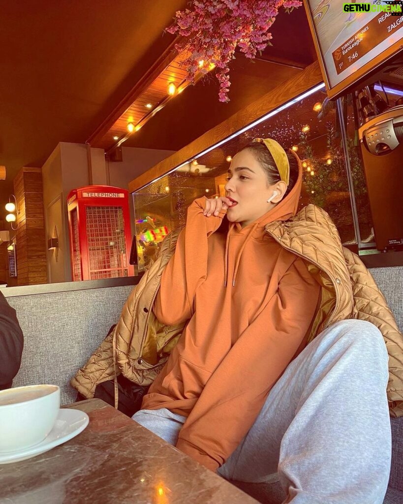 Humaima Malick Instagram - Hello Bella ! Let’s do some coffee ☕️ Istanbul, Turkey