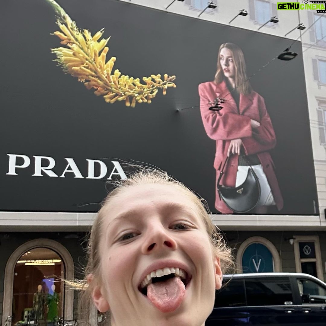 Hunter Schafer Instagram - thank you @prada family 🫠🤍 #PradaSS24 Fondazione Prada