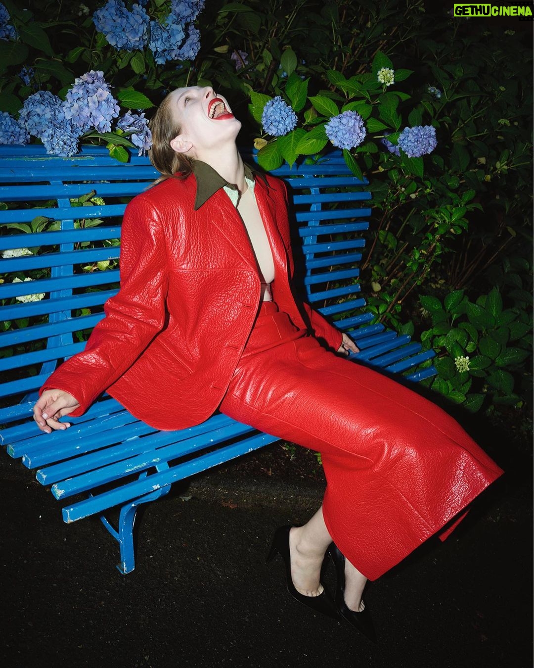 Hunter Schafer Instagram - @vivianesassenstudio @anothermagazine 🫁❣️🦷 Photography by @vivianesassenstudio Styling by @katieshillingford Hunter Schafer in conversation with Viviane Sassen, introduced by #HannahLack Editor-in-chief @susannahfrankel Art direction by @sarahjaynetodd_ Hair and make-up by @irena.ruben Casting by @gkldprojects Set design by #PeterBaum Production by @zoe__tomlinson and @broodlosekunst