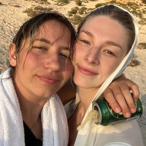 Hunter Schafer Instagram - got stung by a bee for the SECOND time in my life today !
