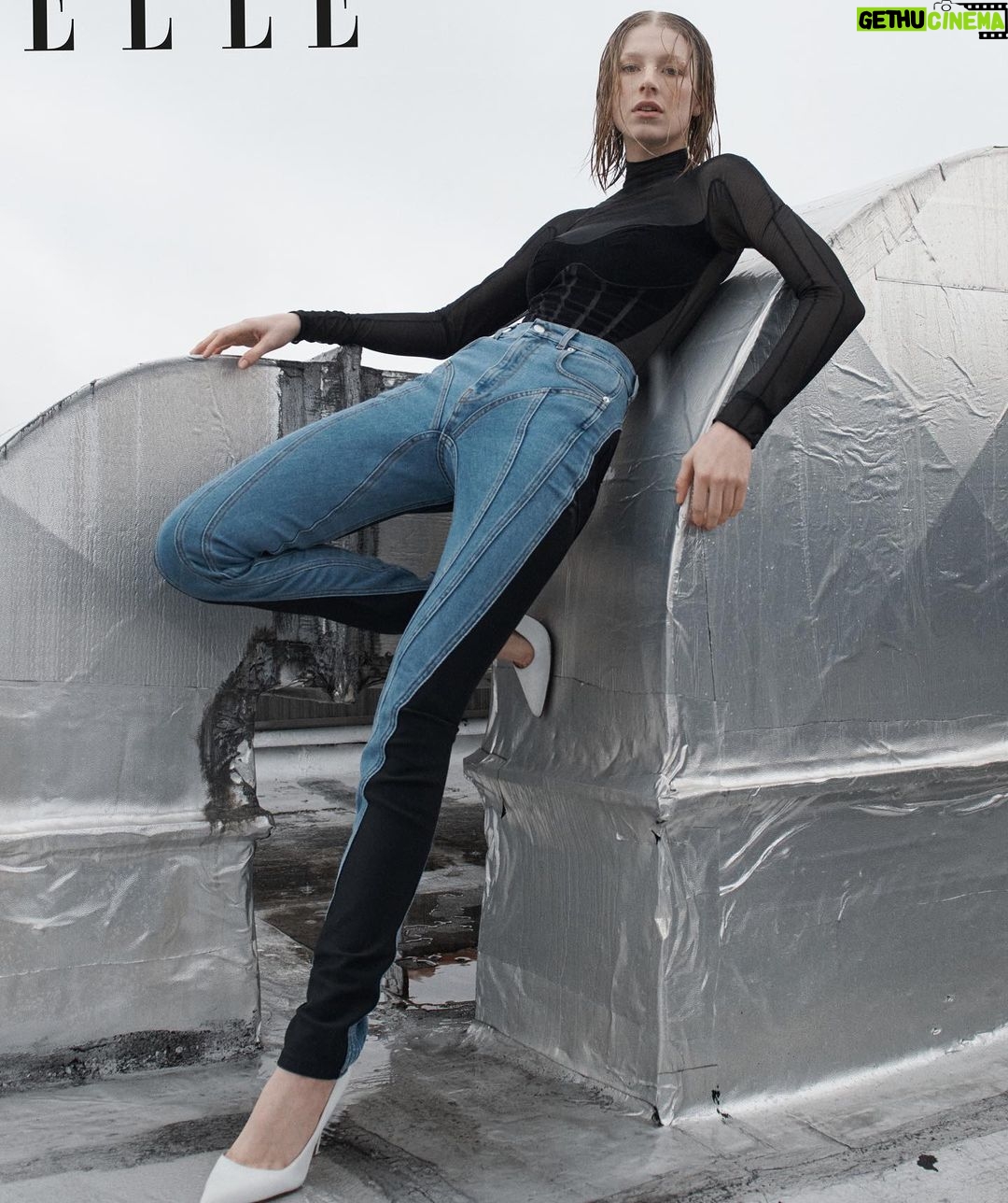 Hunter Schafer Instagram - @elleuk april issue 💌 by the most fun @paolakudacki - with a very sweet interview by @lynettesaid - thank you for having me @kenyahunt <3