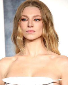 Hunter Schafer Instagram - @vanityfair oscar party last night 🕊️