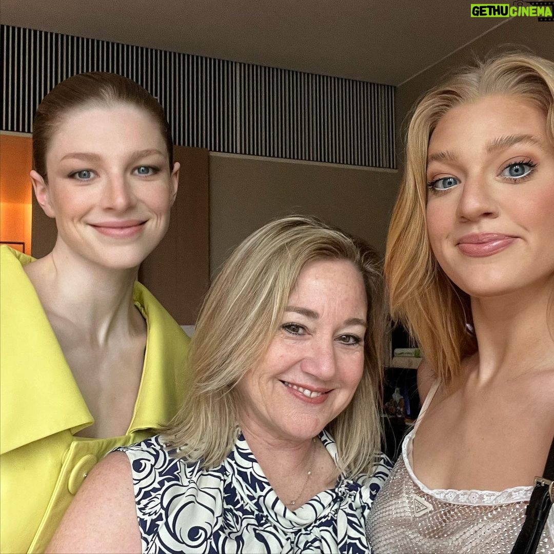 Hunter Schafer Instagram - more schafer family meeting prada family!! thank you @prada 💛 #pradafw23 Fondazione Prada