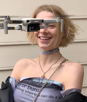 Hunter Schafer Instagram - eyes up here!!