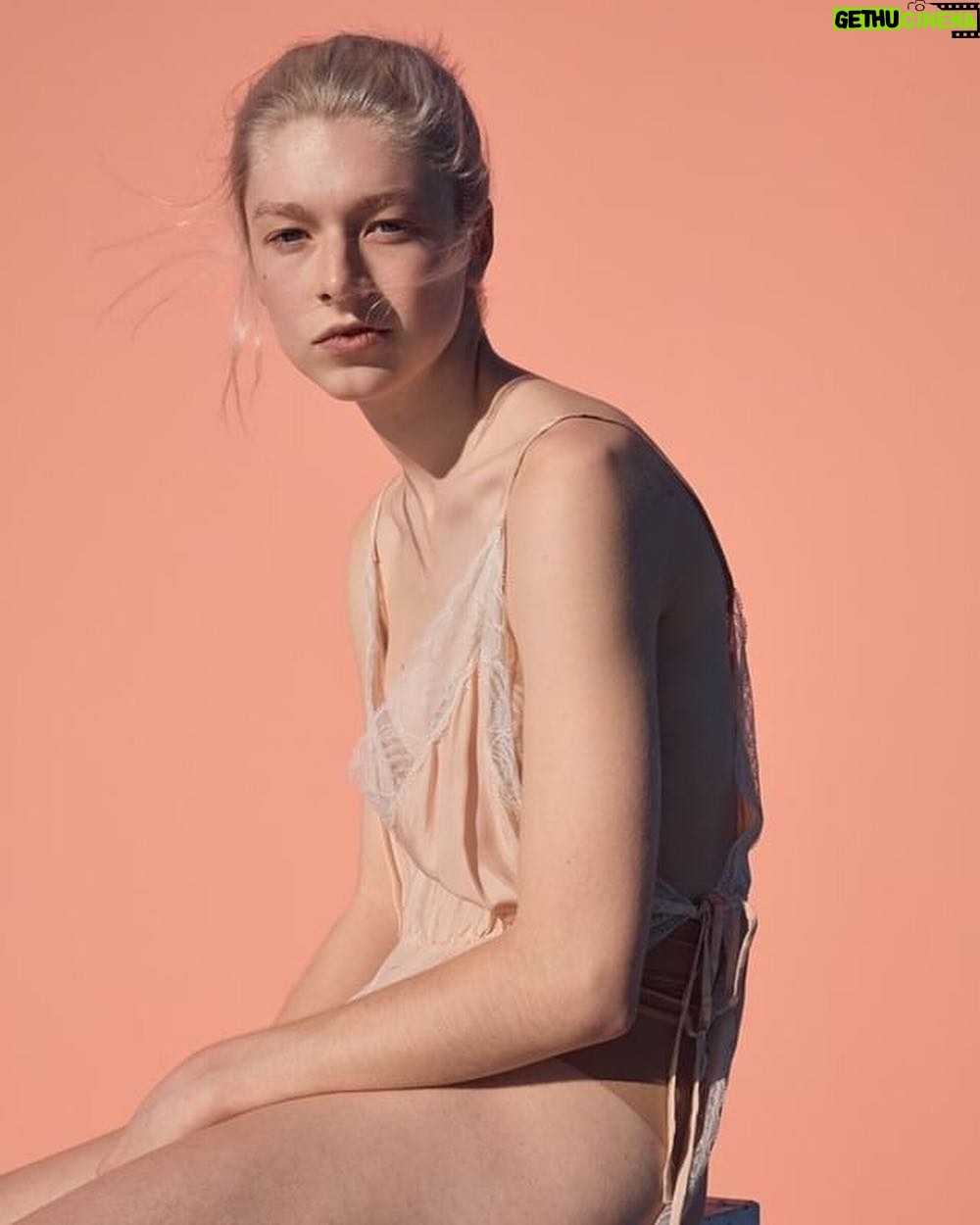 Hunter Schafer Instagram - @outmagazine ‘s new queers in hollywood :) tysm/congrats @pfpicardi on the new issue and @rayzhon for the sweet interview 🧡 (+ outtakes)