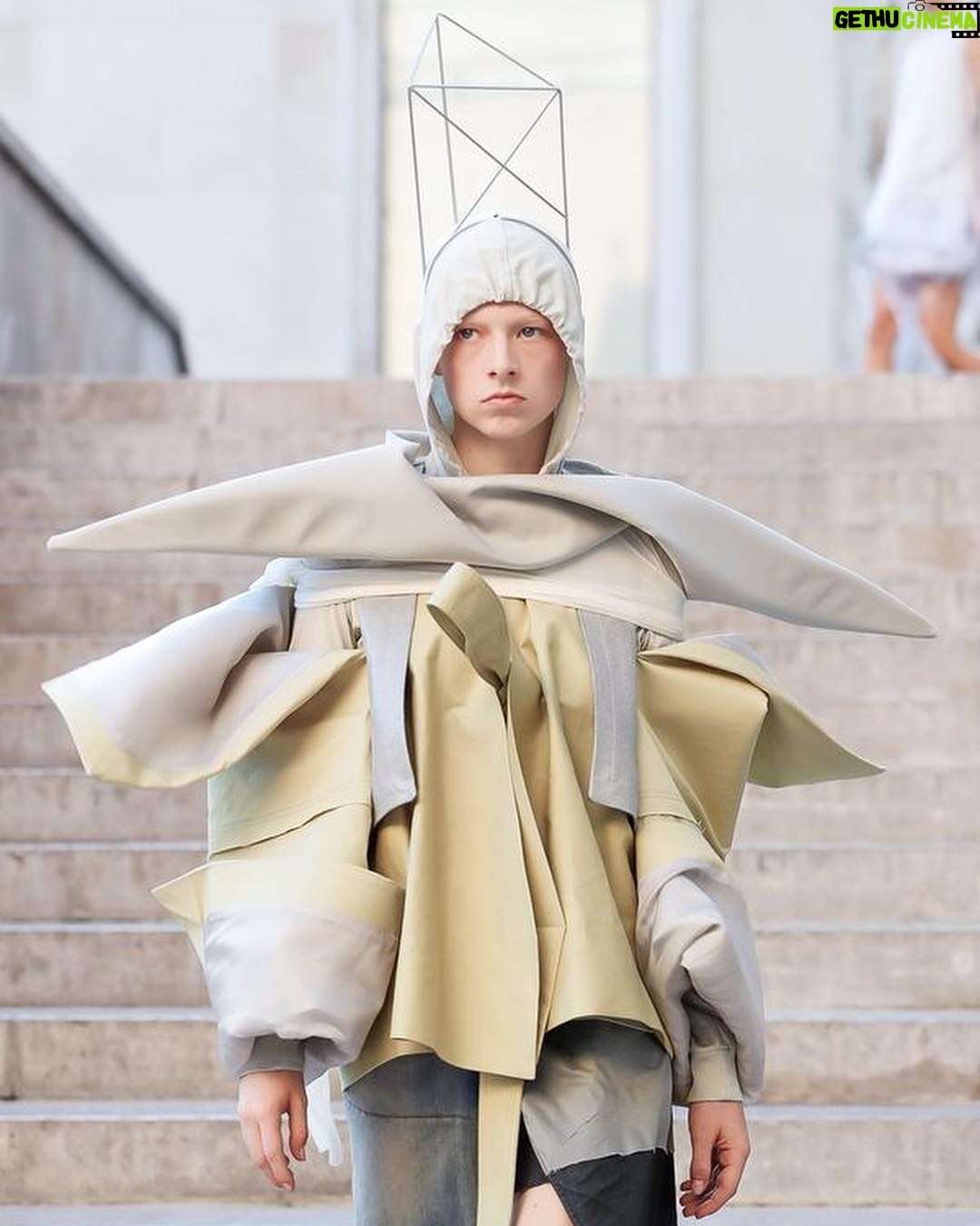 Hunter Schafer Instagram - my final form tbh @rickowensonline (so ecstatic to stomp for rick and make jittery eye contact with Michele Lamy lol)