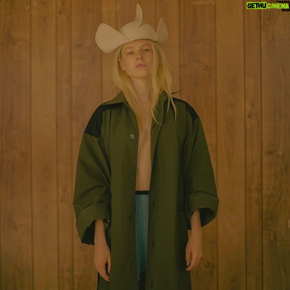 Hunter Schafer Instagram - a little doodle/portrait duo for @interviewmag <3 (photo: @ryanjamescaruthers styling: @jakesammis hair: @whitneyschikld make up: @ozzysalvatierra )