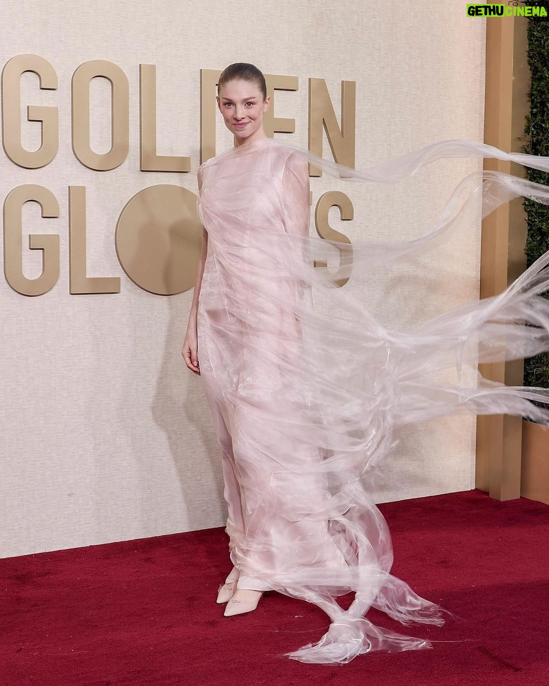 Hunter Schafer Instagram - golden globes 🌬️🤍