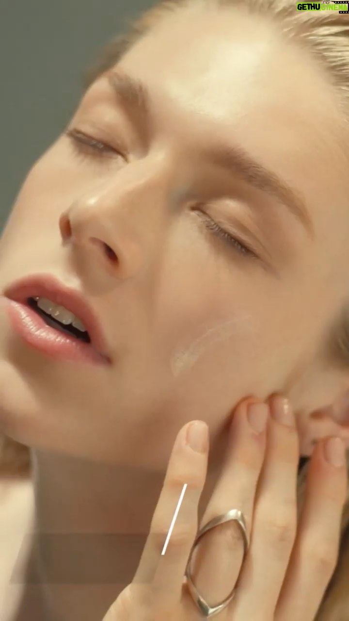 Hunter Schafer Instagram - @shiseido sun-powered skincare #shiseidosuncare #ad