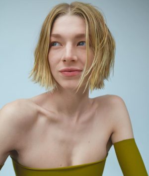 Hunter Schafer Instagram - @shiseido 🌱
#synchroskin #shiseidoxhunter #ad
