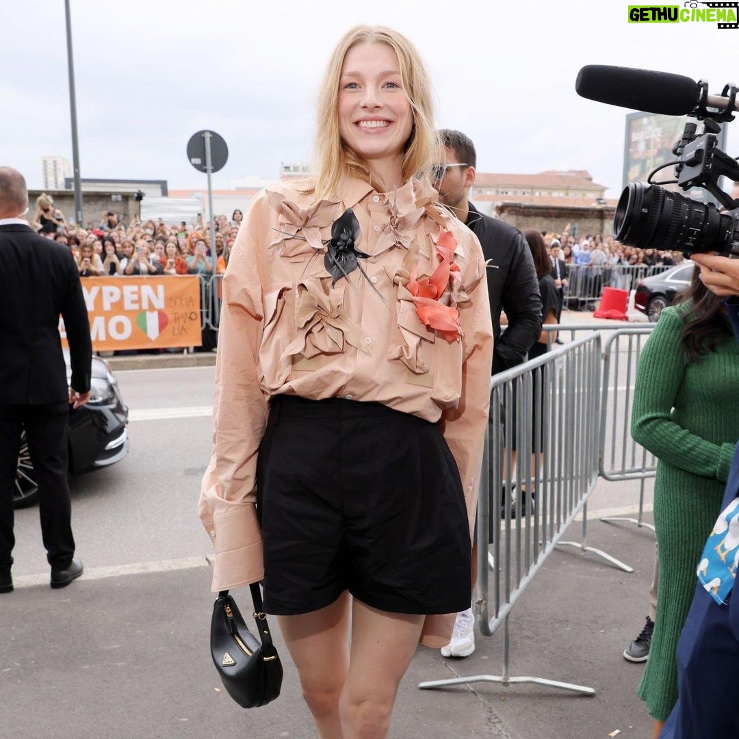 Hunter Schafer Instagram - thank you @prada family 🫠🤍 #PradaSS24 Fondazione Prada