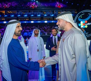 Hussain Al Jassmi Instagram - سيًّدي تشرّفت وتميّزت وتكرّمت في حفل ⁧‫#صناع_الأمل‬⁩ بحضوركم والغناء بوجودكم وبوجود جمهورنا الحبيب من كل أقطار العالم لأسجّل مع بداية هذا العام 2024 محطة هامة سأفتخر بها وستجري بعروقي نحو آفاق أخرى من استمرار النجاح 
‏⁧‫#الإمارات_العربية_المتحدة‬⁩