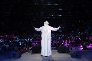 Hussain Al Jassmi Instagram - زيّن الله داركم مثل ما زيّنتوا دارنا 🤍

#full 
#fullhouse 
#soldout 
#aljassmitour 
#eidindubai 
#mydss 
#الجسمي_في_دبي 
#العيد_في_دبي