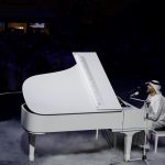 Hussain Al Jassmi Instagram - تشرفت بتمثيل وطني الإمارات أمام العالم أجمع في حفل أسطوري لتدشين أكبر وأهم إنجاز تاريخي في المنطقة في عاصمتنا ⁧‫#أبوظبي‬⁩ ⁧‫#سي_وورلد_جزيرة_ياس‬⁩ ‏وغناء الأغنية الخاصة لصرحنا الترفيهي المذهل في عالم الأحياء البحرية ‏نفتخر بانجازاتنا أمام كل العالم 🇦🇪 ‏@seaworldabudhabi ‏⁦‪#SeaWorldAD‬⁩ ‏ ⁦‪#YasIsland‬⁩ ‏ ⁦‪#InAbuDhabi ‬⁩ ‏⁧‫#جزيرة_ياس‬⁩ ‏⁧‫#في_أبوظبي ‬⁩