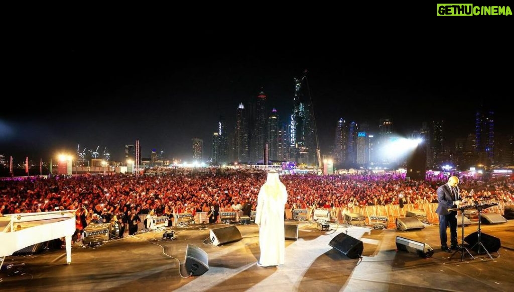 Hussain Al Jassmi Instagram - last night’s vibe 🎶💫 #دبي‬⁩ ‏⁦‪#321festival‬⁩ ⁦‪#DubaiShoppingFestival‬⁩ ⁦‪#MYDSF‬⁩ ‏⁦‪#dubai‬⁩