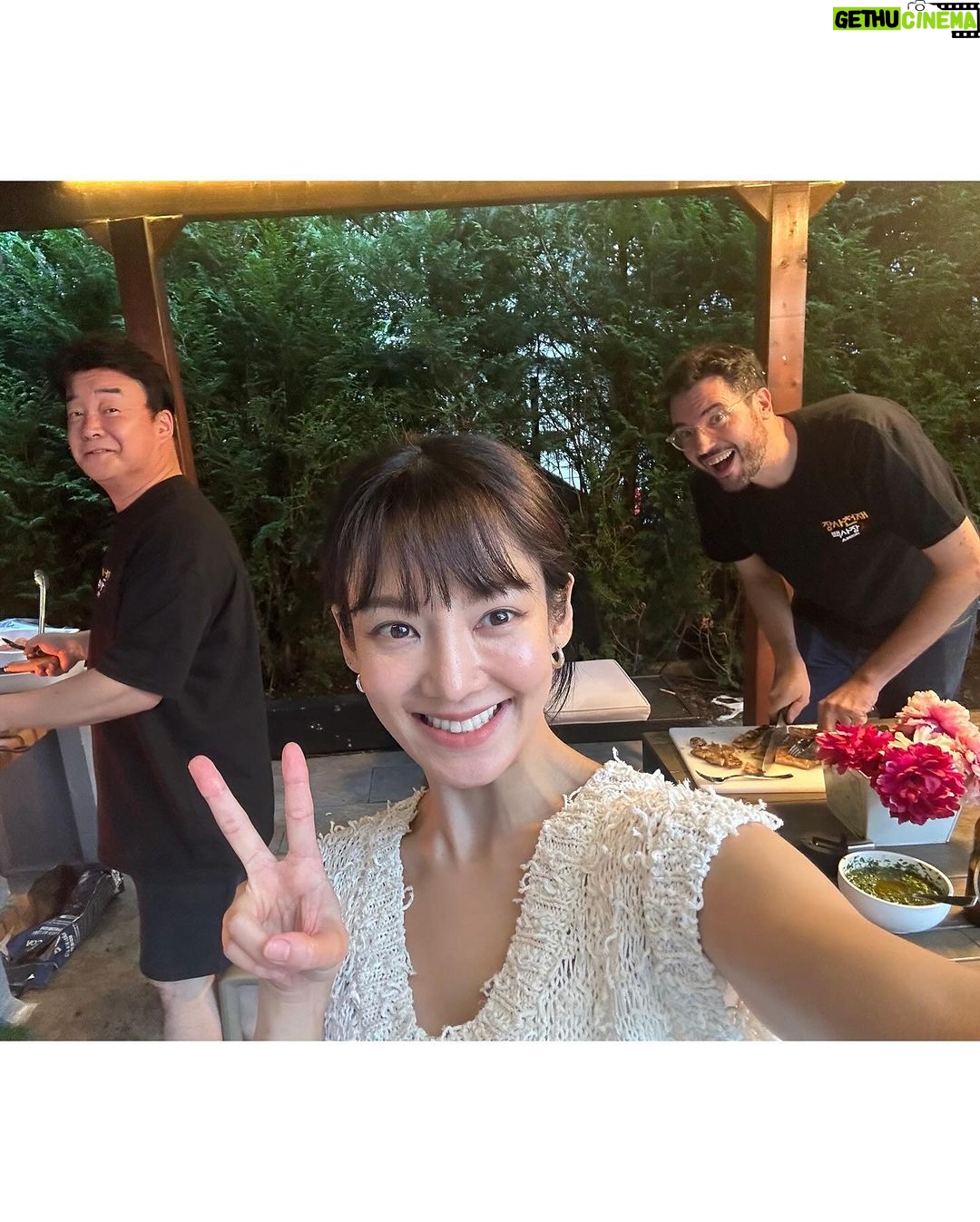 Hyoyeon Instagram - 장사천재 백사장2🧚🏻 天才💪🏻 팀원에게 누가 되지 않으려 또 일을 잘해보고 싶은 욕심에 하루도 긴장감을 늦출수 없었어요. 지나고 보니 너무 즐거웠고 또 내일이 기대되었고 힘들었던 시간 마저도 지금 제게는 정말 잊지못할 핵 좋은 추억입니다 백 쌤, 오빠들, 에릭이, 유리 그리고 제일 많이 고생하신 장사천재 제작진분들 좋은 추억 만들어 주셔서 감사해요 뾰로롱🤍 . #장사천재백사장 #장사천재백사장2 Donostia-San Sebastián, Spain