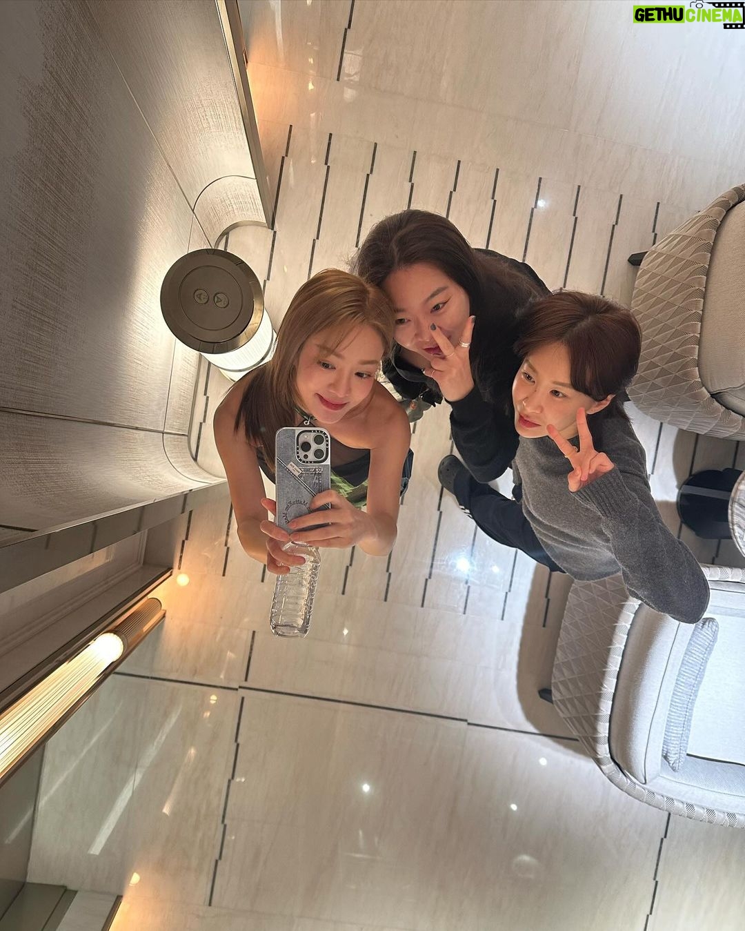 Hyoyeon Instagram - Thanks🤍🎡 See you next time😉🎉 . #singapore #marquee Marquee Singapore