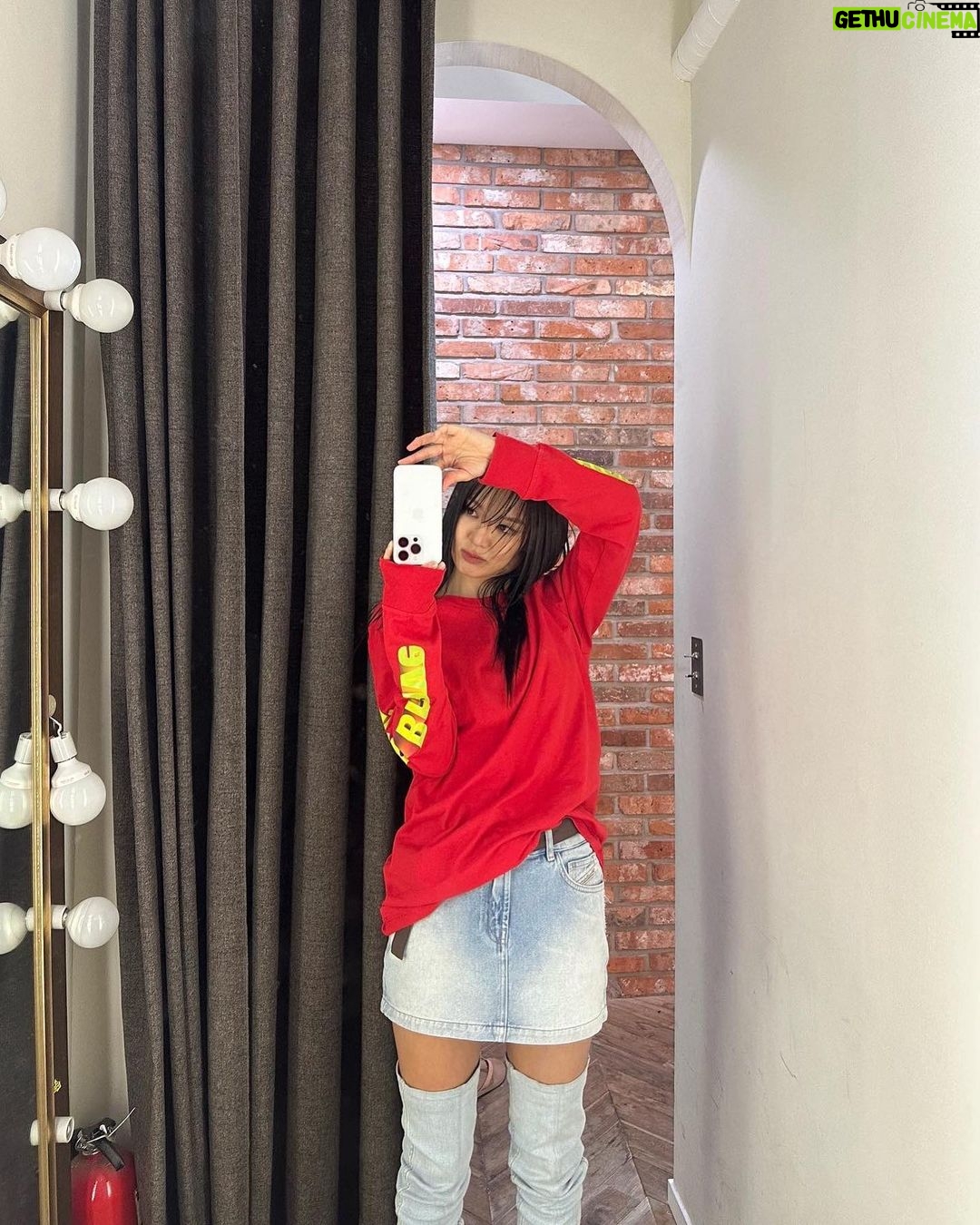Hyoyeon Instagram - 그래요 9/22 내 생일이에요 많이 축하해줘서 고마워요😘 . 🍾🥂🥂