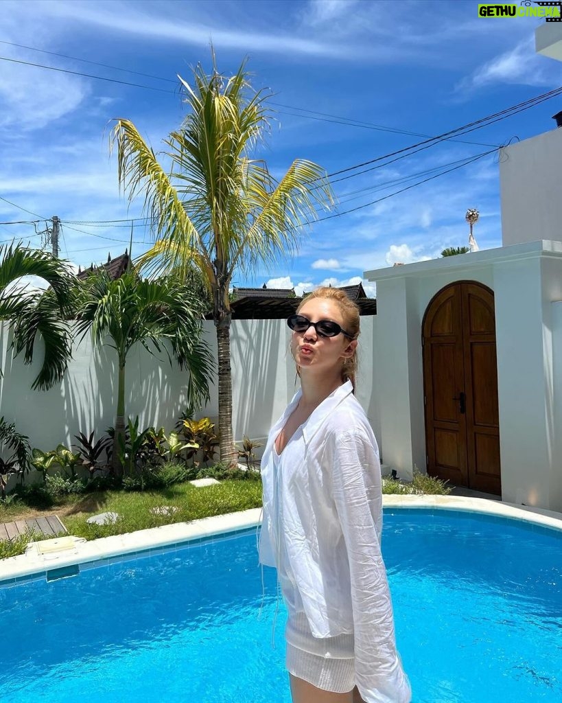 Hyoyeon Instagram - See ya🤎 Bali, Indonesia