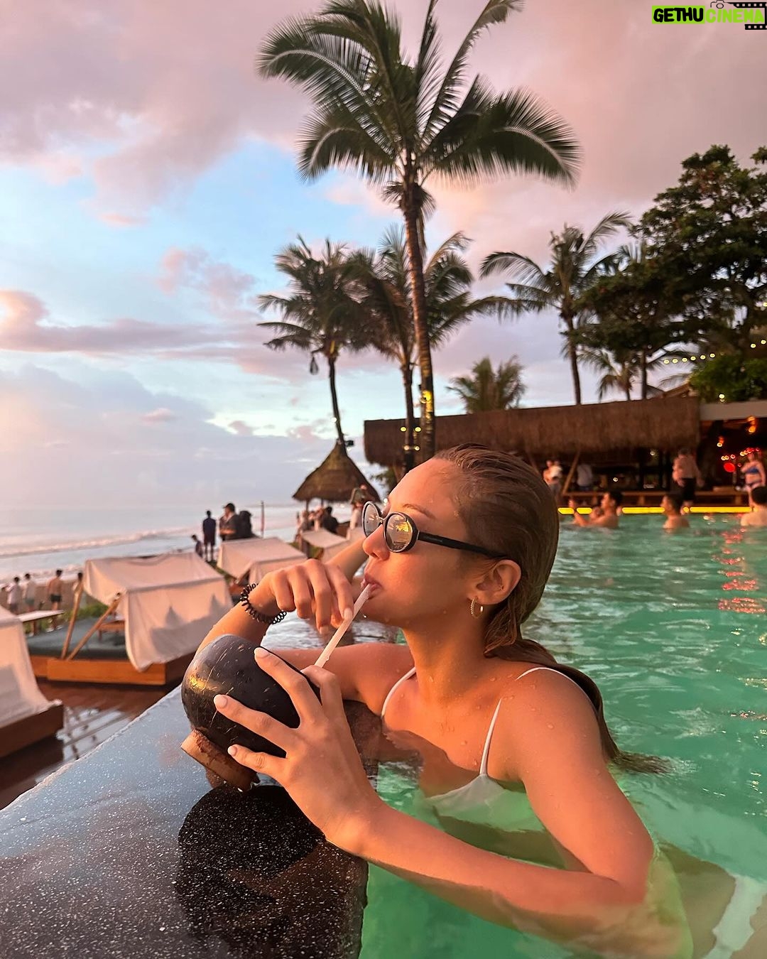 Hyoyeon Instagram - 자연에 벅차오르는 순간🌅 . #Bali #Indonesia Bali, Indonesia