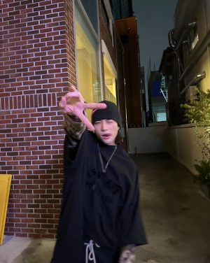 Hyunjin Instagram - 👀