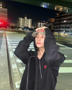 Hyunjin Instagram - 🖤