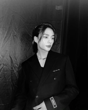 Hyunjin Instagram - 🖤