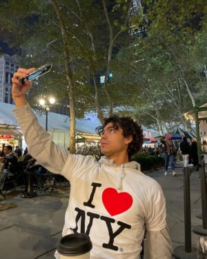 Iñaki Godoy Instagram - Being a tourist is my passion ❤️❤️❤️