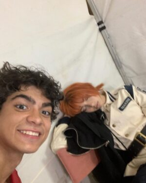 Iñaki Godoy Instagram - I wonder how many pictures of @emilysteaparty sleeping I will have by the end of season 2… @onepiecenetflix