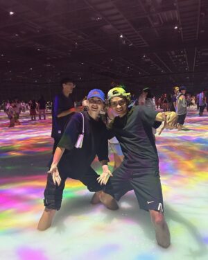 Iñaki Godoy Instagram - Remembering the time me and @emilysteaparty experienced art overdose, so artistic. #artbros 
#bondedbyart #whatisart??? #areweart??? #artissocool 🎨😤