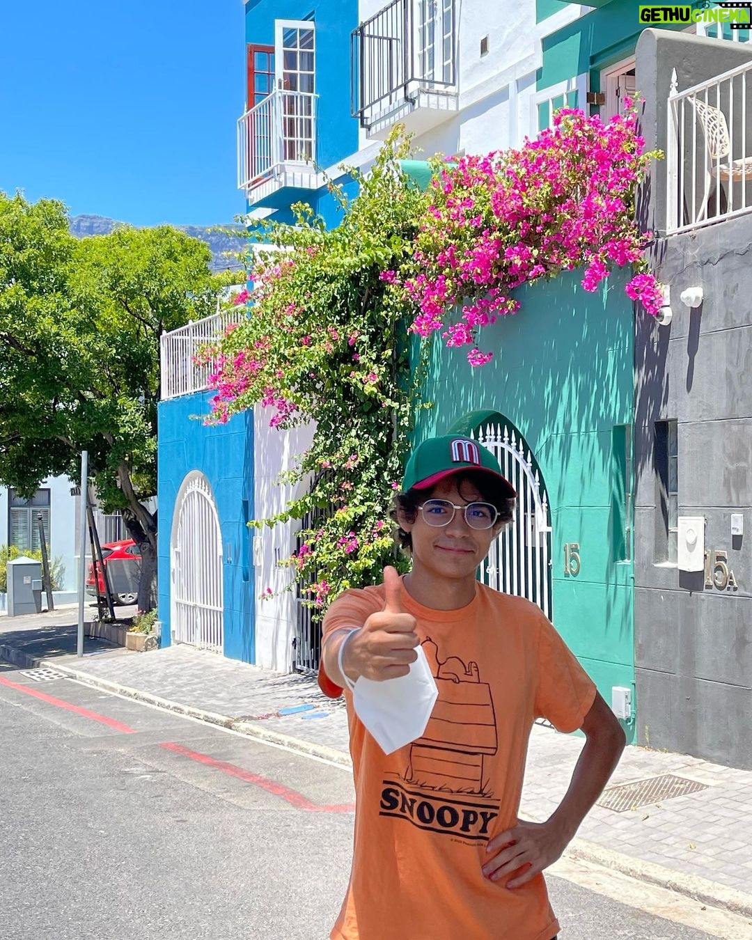 Iñaki Godoy Instagram - I still don’t find any taco places here. I still don’t find @mackenyu.1116 either. But I will find both, and it will be LEGENDARY.