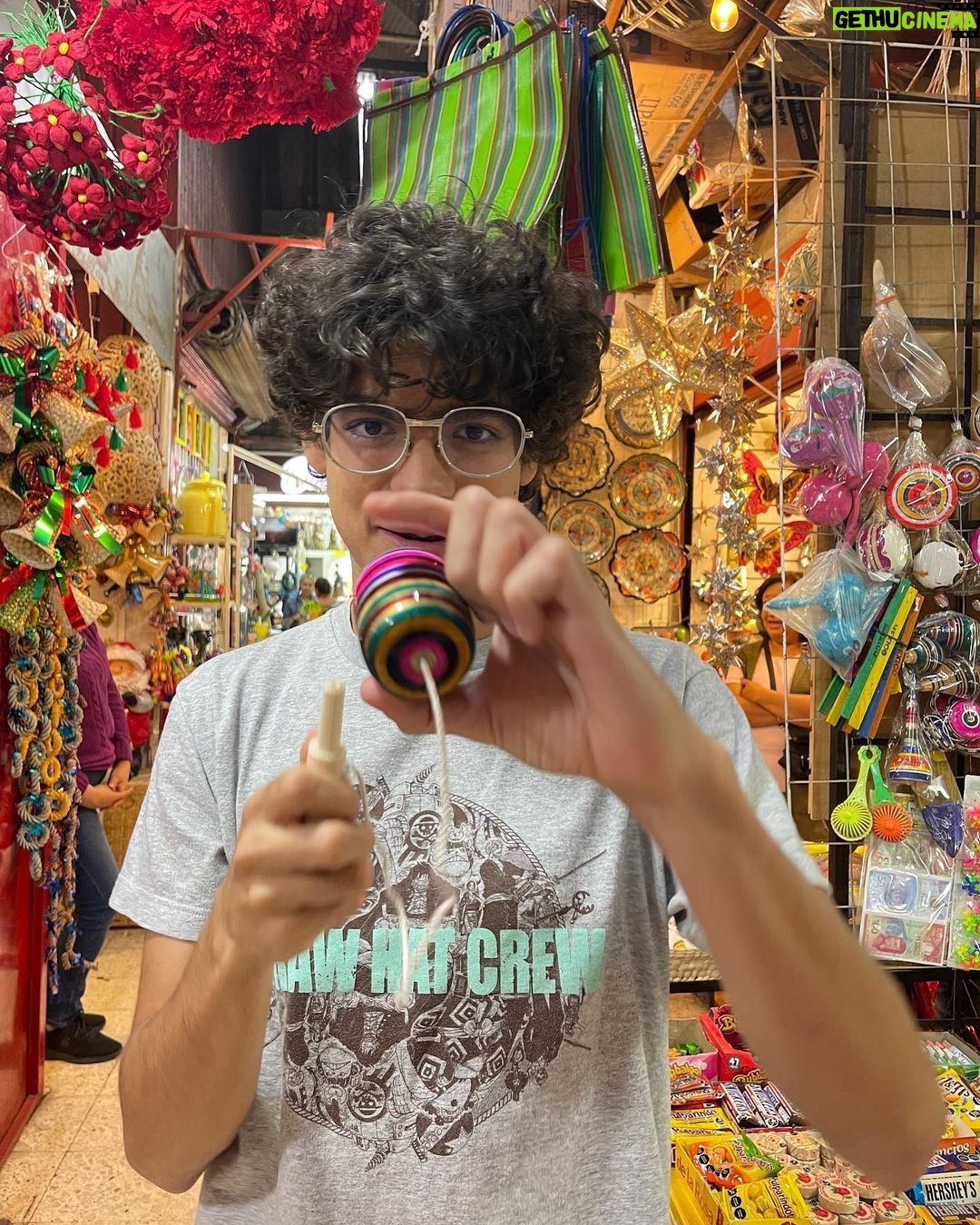Iñaki Godoy Instagram - Aventuras en México 😜🤘(Sigo sin poder jugar bien al balero, algún tip???)