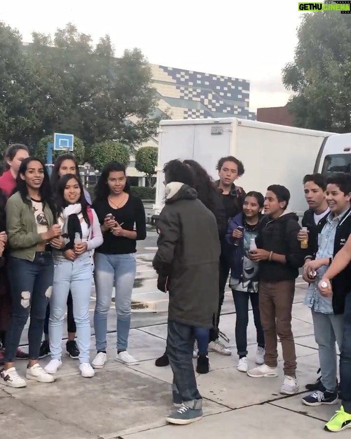 Iñaki Godoy Instagram - Algunos momentos detrás de escena de cuando filmamos mi primera película @animojuventud (tenía 14 años). Que emoción que ya este disponible en México, un proyecto que siempre voy a recordar 😎