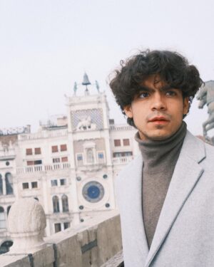 Iñaki Godoy Instagram - The best thing about having a sister like @mia.goodoy is free high quality photography. Love from Italy 👀❤️ (right?)