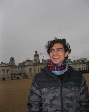 Iñaki Godoy Instagram - In Londoooooooon, concrete jungle where dreams are made ooooof, there’s nothing you can’t dooooo. Now you are in LONDOOOOOOOON