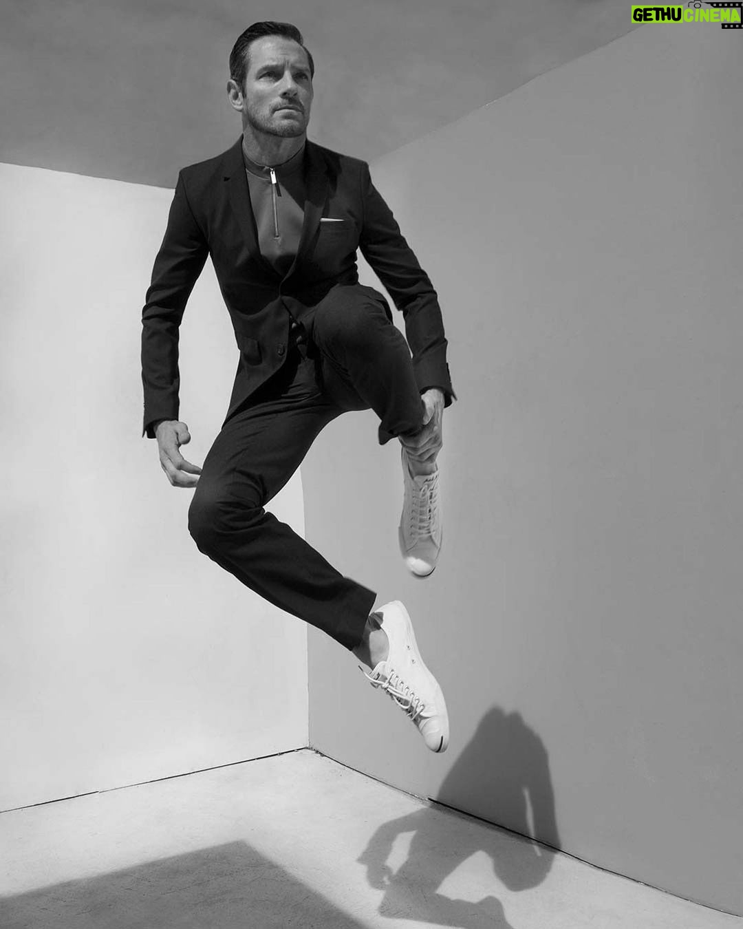 Ian Bohen Instagram - From Teen Wolf to Yellowstone, @ianbohen is on a roll! @eo.ghan chatted to him about everything from the Foo Fighters to Taylor Swift, France to Italy, negronis to sticky toffee pudding. Check out the full interview on Square Mile's website now. . 📸 @tonyduranphotos