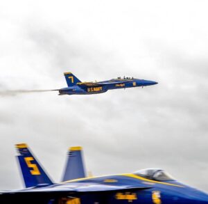 Ian Bohen Instagram - Since I was 10 this has been a dream of mine. The @usnavyblueangels @wingsoverhoustonairshow and especially @stephstricklen made this come true. I cannot begin to thank you enough.  @navyblueangel7 “Push-Pop” and I turned and burned 7.6 G’s and got close to cracking the sound barrier. 
If you’re interested in the United States Military or aviation in general, check out what this group and other branches’ demo teams can show you. Videos to follow.