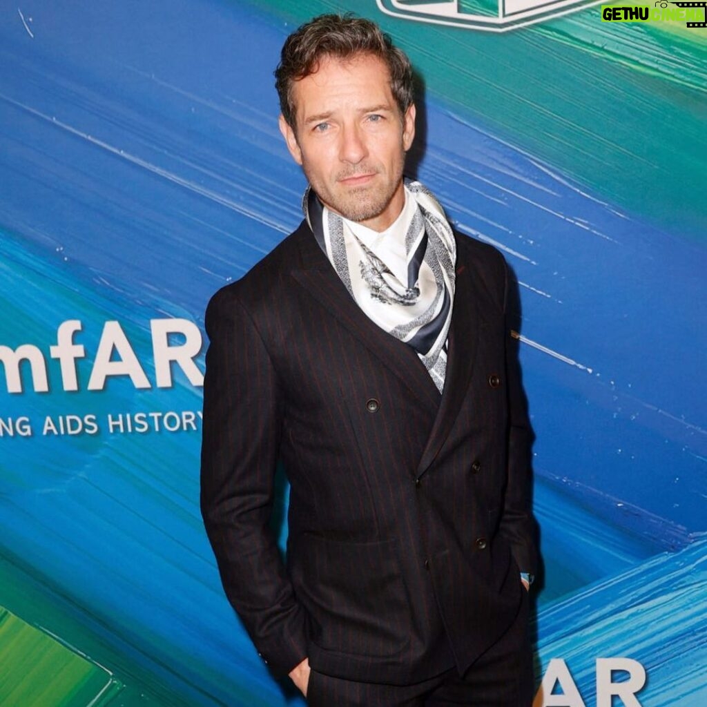Ian Bohen Instagram - LA turned up and turned out!!! @amfar’s Los Angeles Gala raised desperately needed funds to keep the research moving towards a cure to end HIV/AIDS in our lifetime. * Thank you for having me and thank you to the board members for their tireless work. I love you all.
