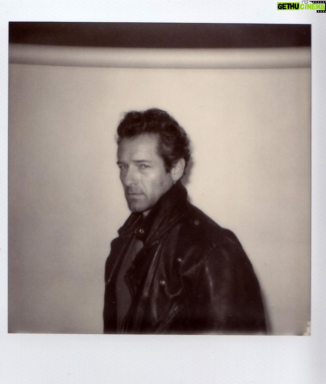 Ian Bohen Instagram - Me holding up clothes. * Thank you @manintownofficial * @federicopoletti Interview by @fabrizioimas Ph. @jenna_berman Grooming @minjee.mowat Ph. Ass. @tahliaatter Best team ever @platformprteam @angiegogo