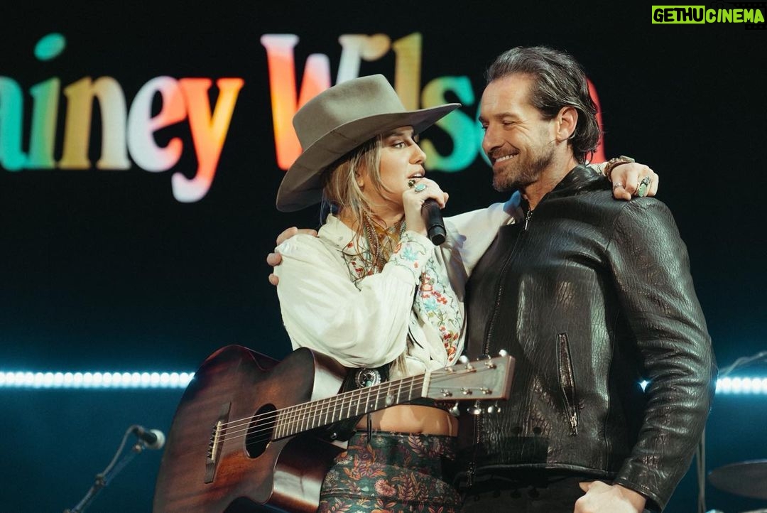 Ian Bohen Instagram - Hottest ticket in town and best singer songwriter and band in the business. If you haven’t seen @laineywilsonmusic live you are truly missing out. * 📸 by @aubreywisephoto