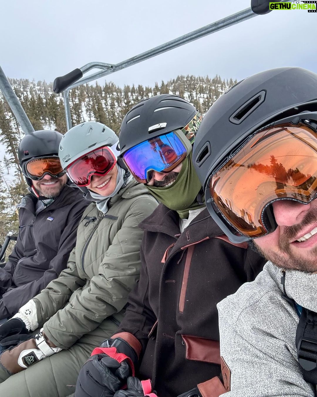 Ian Bohen Instagram - Happy New Year lovelies.