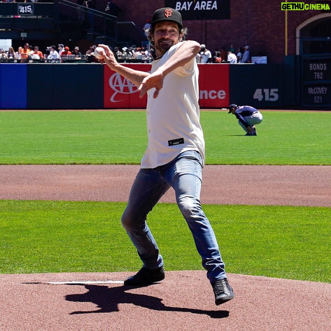 Ian Bohen Instagram - Bohen on the bump 💪 Oracle Park