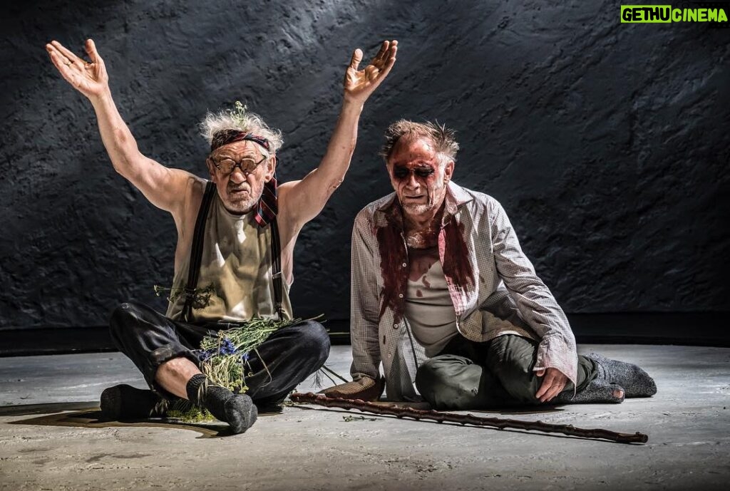 Ian McKellen Instagram - Ian McKellen as King Lear and Danny Webb as Gloucester in KING LEAR at the Duke of Yorks Theatre. Photo by Johan Persson perssonphotography.com