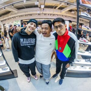 Ibnu Jamil Instagram - Puma Connections🔥❤️‍🔥

selamat untuk @pumaindonesia atas pembukaan store terbesarnya se-Asia Tenggara di Senayan City

📸 @janpiqee 
#jamilosjourney #pumajkt1980 #pumafriendsid