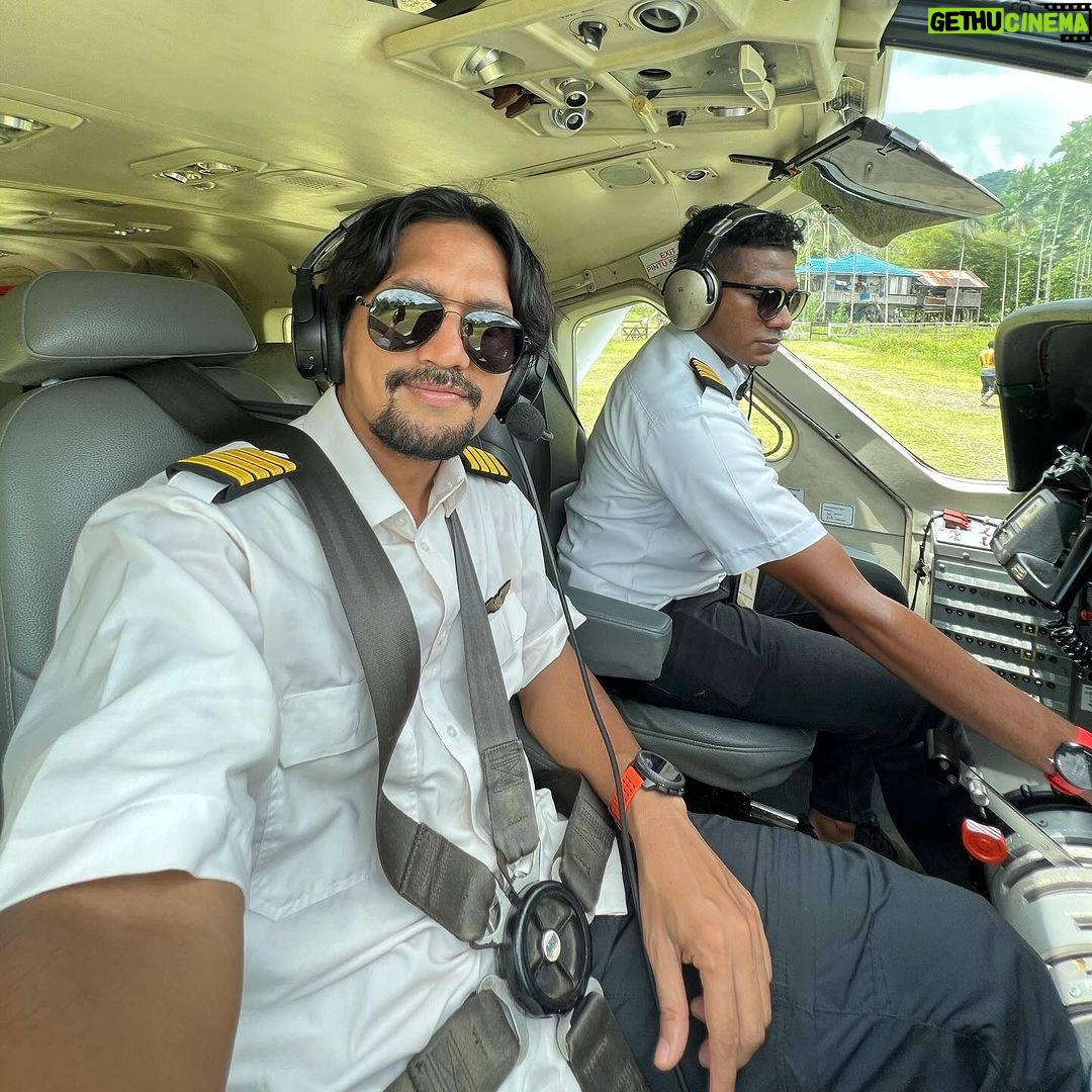 Ibnu Jamil Instagram - berperan sebagai Edu di Film Indonesia Dari Timur Pengalaman kedua kali jadi pilot setelah jadi Halim Perdana Kusuma..beda nya difilm ini saya praktek bawa pesawat nya langsung πβ€οΈ terima kasih @aleniapictures siapa yang udah nonton film @indonesiadaritimurfilm ? #jamilosjourney #indonesiadaritimur #filmindonesia #actor