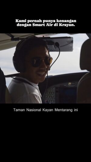 Ibnu Jamil Instagram - Semoga kalian, para pejuang kehidupan di perbatasan Indonesia, diberi keselamatan dan kekuatan untuk bertahan di hutan hujan tertua dan terluas di Asia ini. Amin...

Pray for captain and engineering of Smart Air.