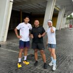 Ibnu Jamil Instagram - olahraga pagi bersama istri @ririnekawati 🤍 dan mas manager @indratriyudha lari gak harus kencang yang penting finish strong dan foto bagus..hati pasti cerah 🔥 #jamilosjourney #rindufamily