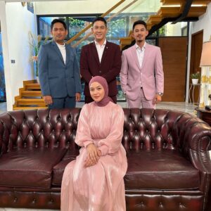 Ibnu Jamil Instagram - Nabila collections 
.
@vatemat @ibnujamilo @fandych 
.
#sinetron #instagram #rcti #foto #wedding #mantan #suami #tuesday